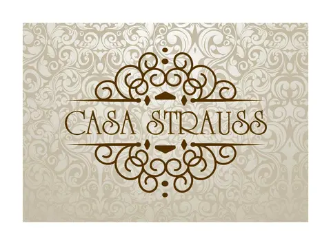 Logo Strauss